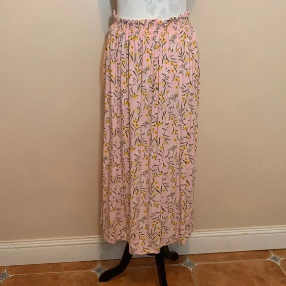Old Navy Skirts Old Navy Mediumtall Yellow Floral Print On